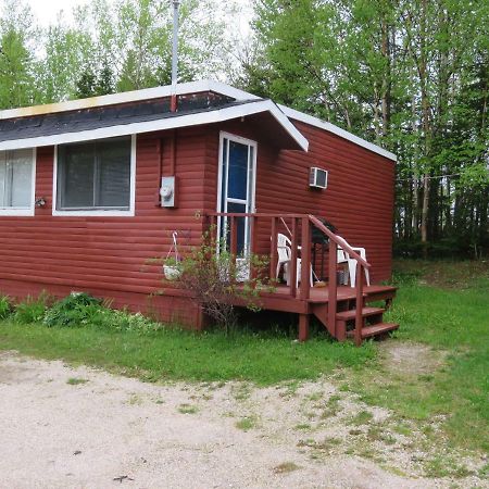 Lush'S Cottages Cormack Экстерьер фото