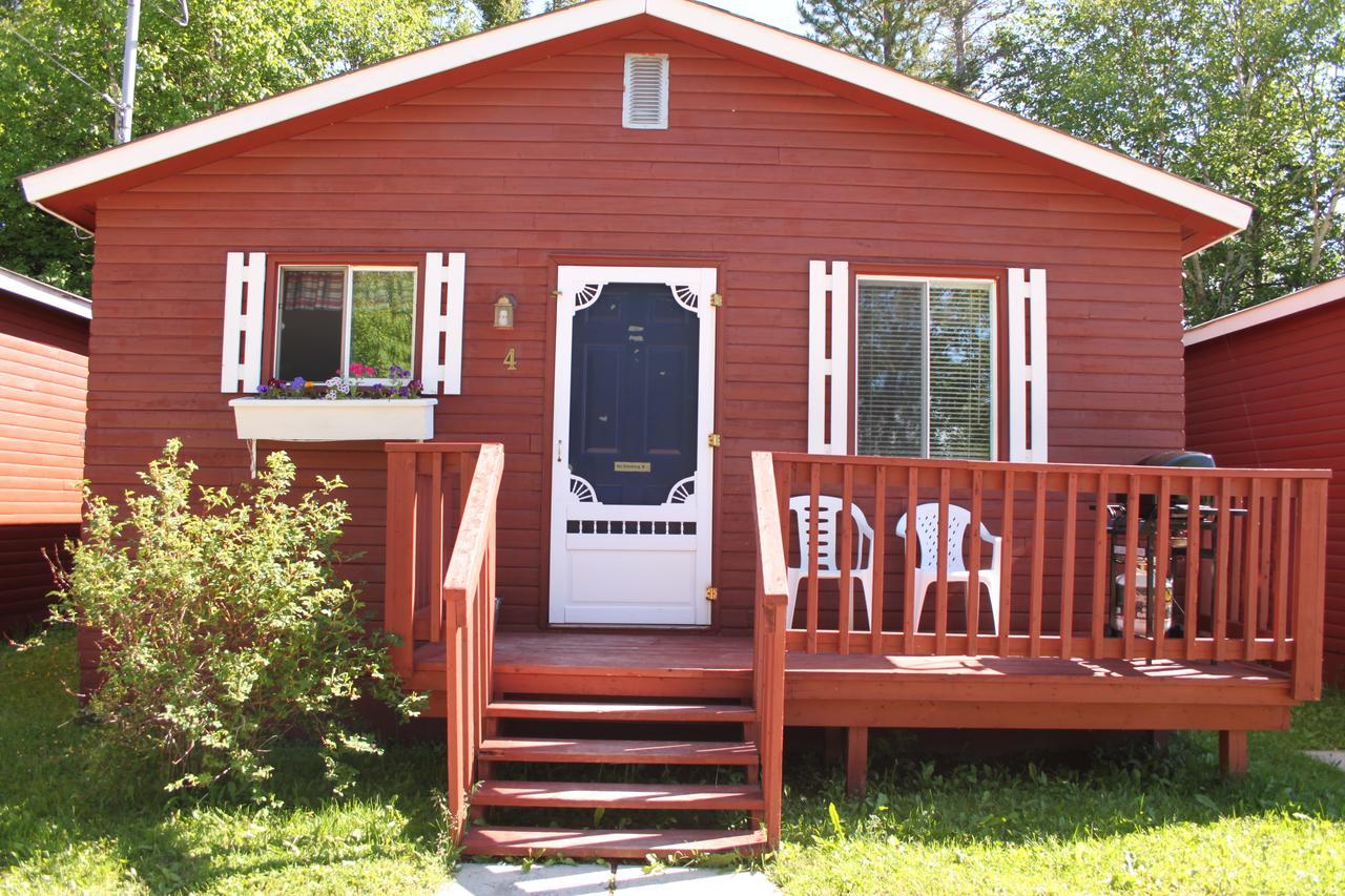 Lush'S Cottages Cormack Экстерьер фото