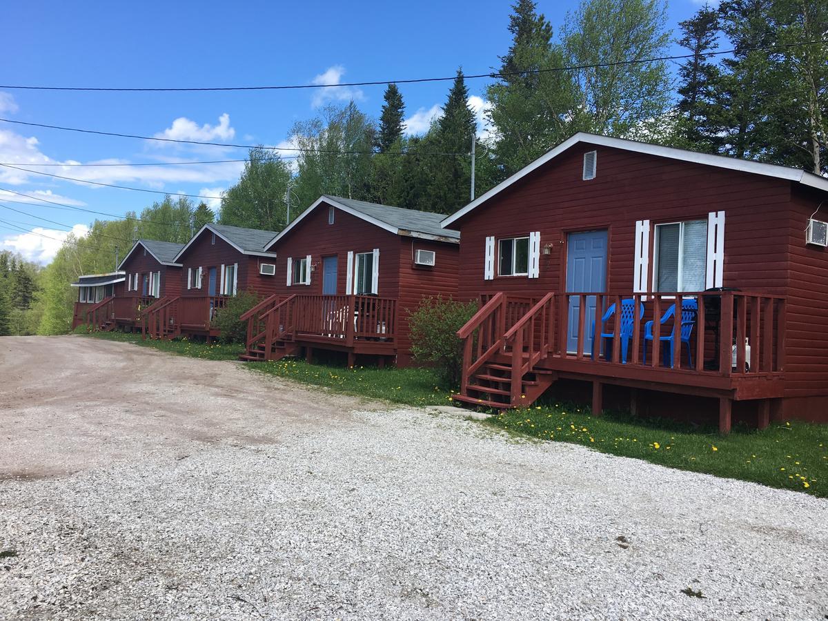 Lush'S Cottages Cormack Экстерьер фото